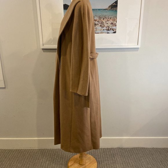 MaxMara Jackets & Blazers - MAX MARA 100% Camel hair belted trench US 6